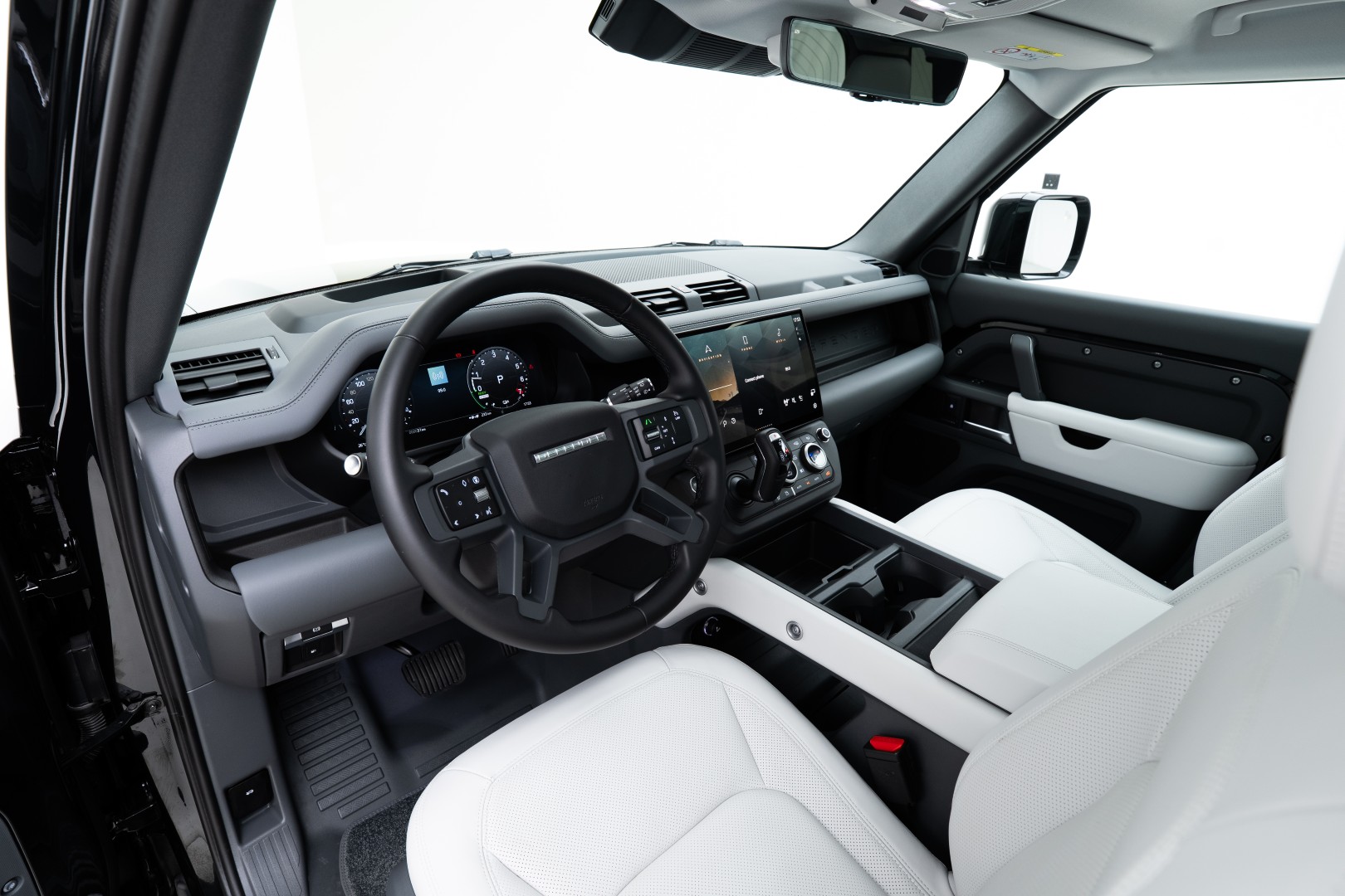 2026 LAND ROVER DEFENDER X- DAYNAMIC HSE P400E GCC UNDER WARRANTY